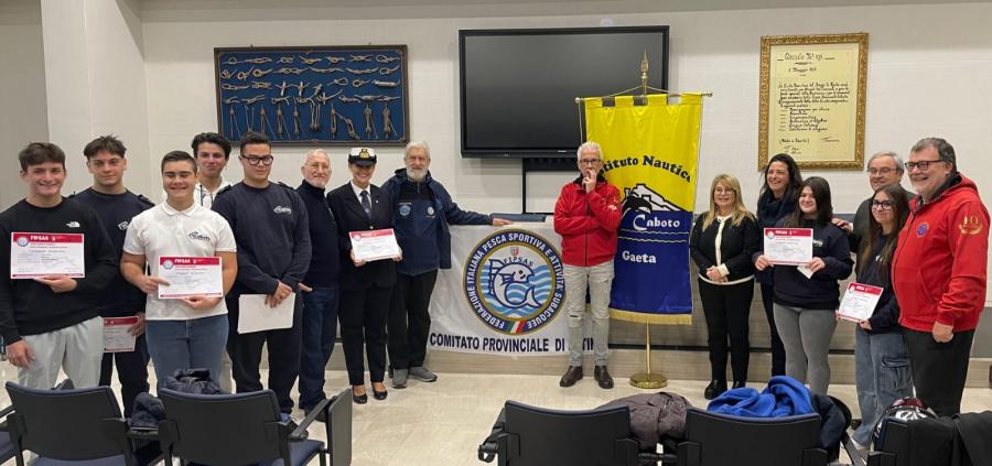 images/documenti/didattica_subacquea/CORSO_SUB_ISTITUTO_NAUTICO_GAETA/medium/CORSO_SUB_GAETA_FOTO_1_.jpeg