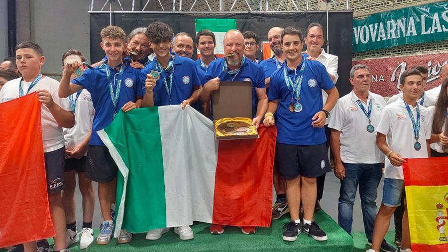 images/images/Pesca_Di_Superficie/Pesca_Al_Colpo/medium/under15_campione.jpg