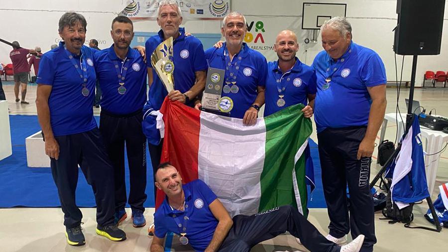 images/images/Pesca_Di_Superficie/canna_da_riva/medium/italia_campioneeuropa2022_cdr.jpg