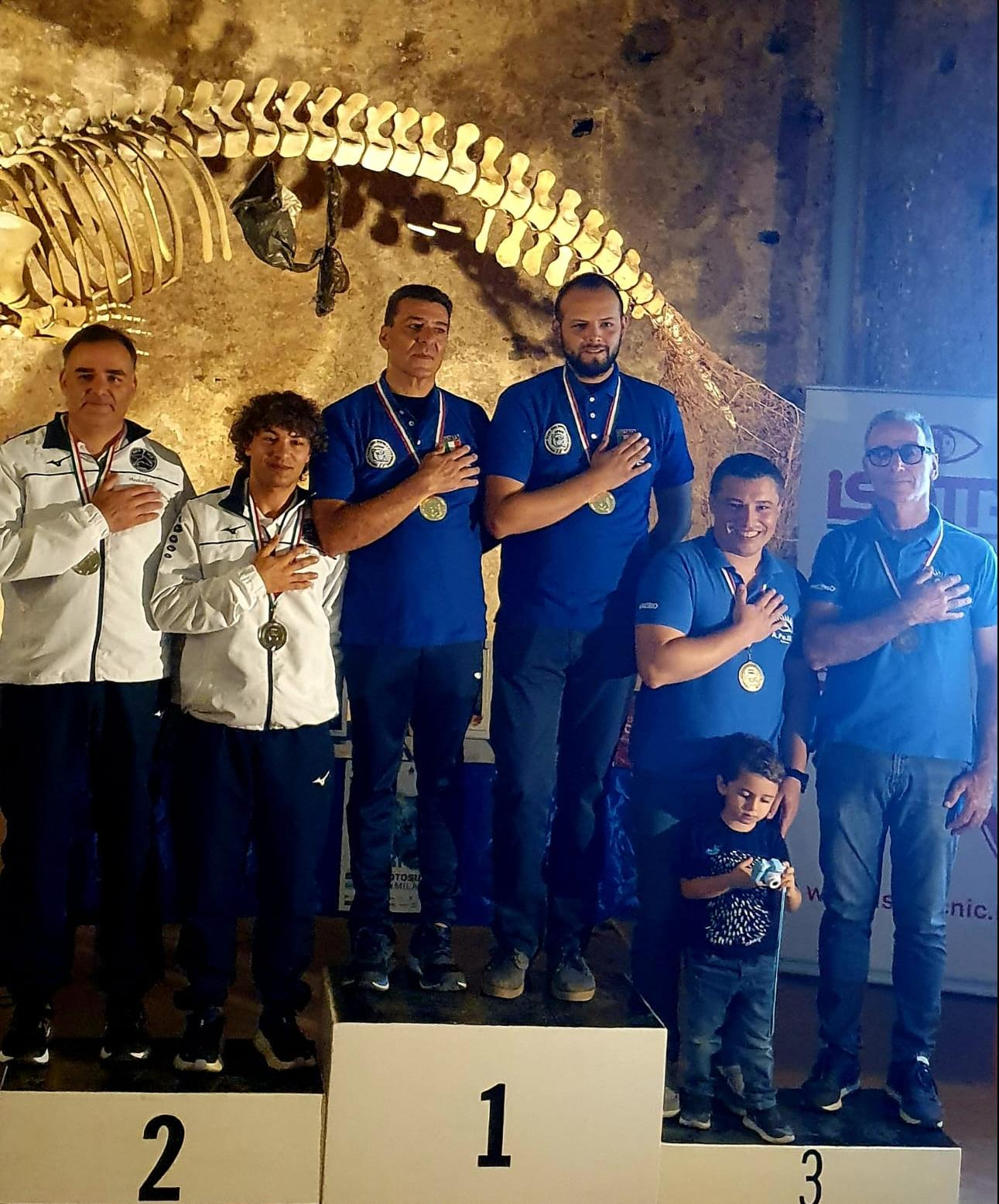 podio società con inno