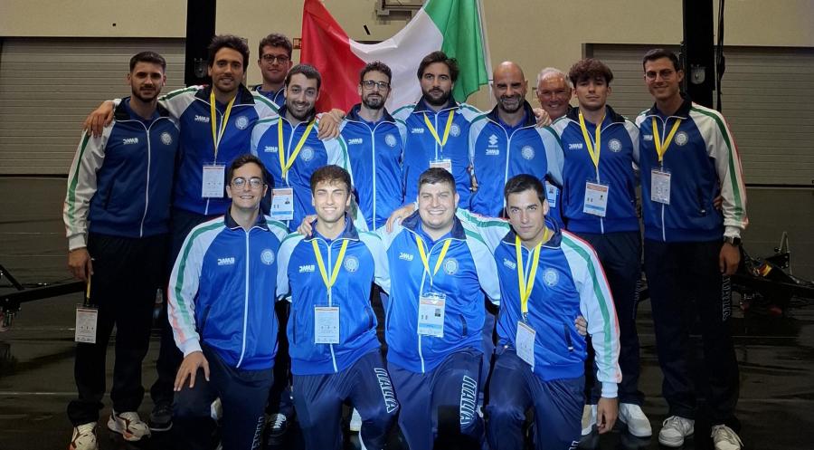 images/images/attivitasubacquee_nuotopinnato/Hockey_Sub/medium/Foto_Nazionale_Hockey_sub_al_completo_Dordrecht.jpg