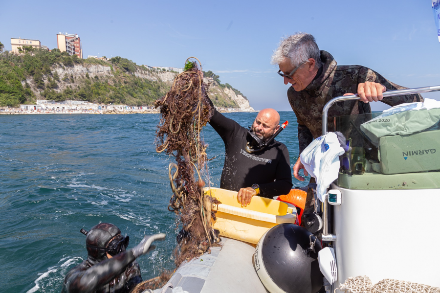 images/images/attivitasubacquee_nuotopinnato/Pesca_in_apnea/medium/Foto_Passetto_1.png