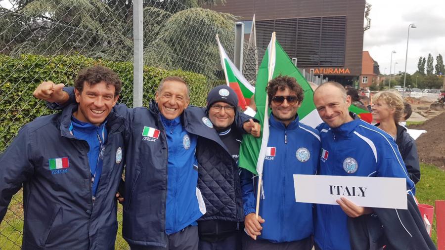 images/images/attivitasubacquee_nuotopinnato/Pesca_in_apnea/medium/Foto_Squadra_Nazionale_Italiana.jpg