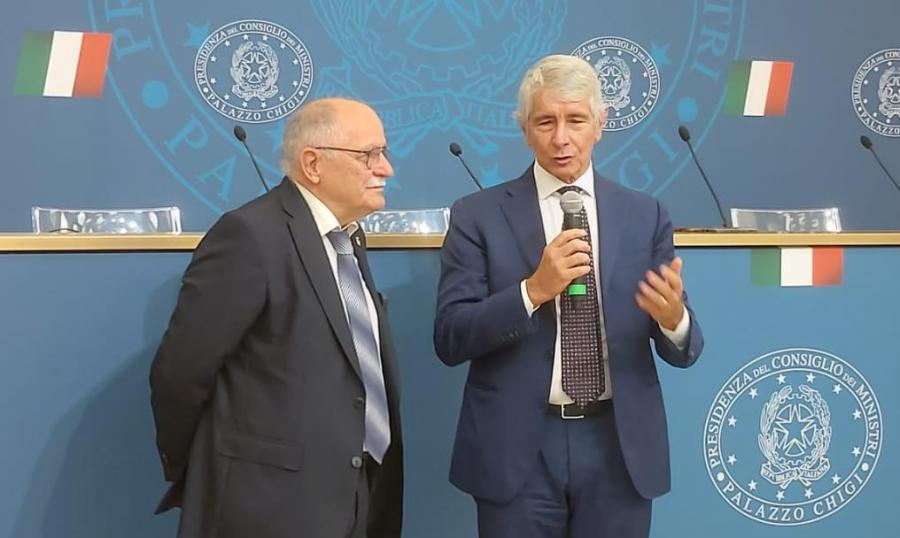 images/images/attivitasubacquee_nuotopinnato/apnea/medium/Foto_Matteoli_-_Ministro_Abodi.jpg
