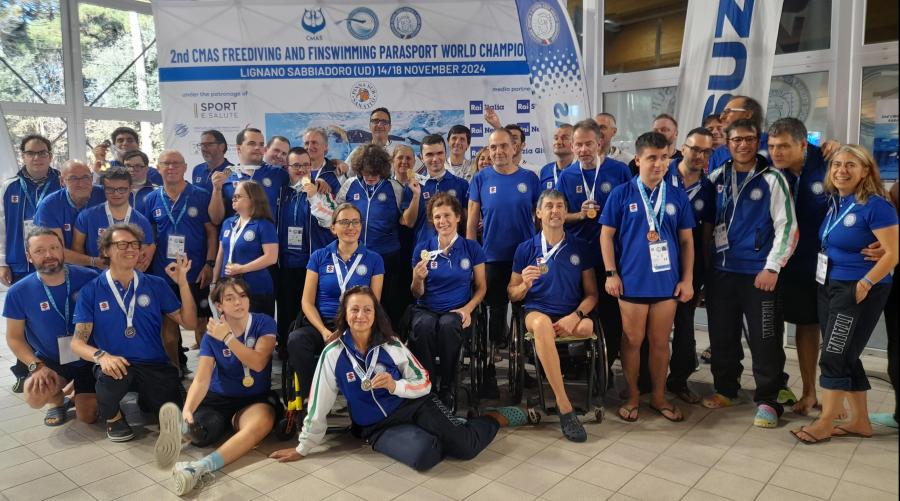 images/images/attivitasubacquee_nuotopinnato/apnea/medium/Foto_di_gruppo_apnea_16_novembre_2024.jpg