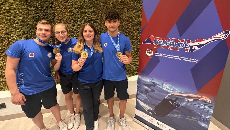 images/images/attivitasubacquee_nuotopinnato/apnea/medium/Foto_medagliati_azzurri_Mondiale_Apnea_Indoor_6_luglio_2024.jpg
