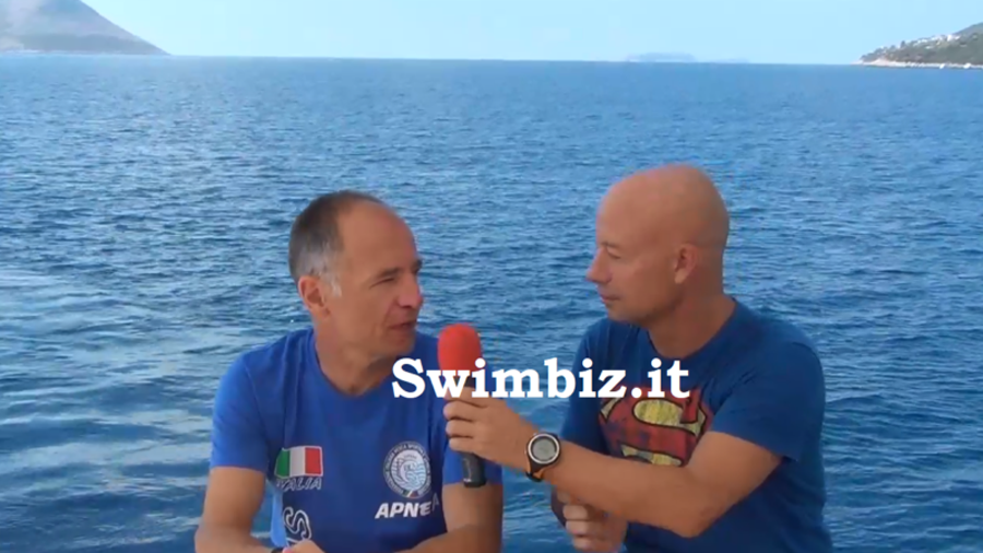 images/images/attivitasubacquee_nuotopinnato/apnea/medium/michele-tomasi-salotto-acquatico-swimbiz-800x445.png