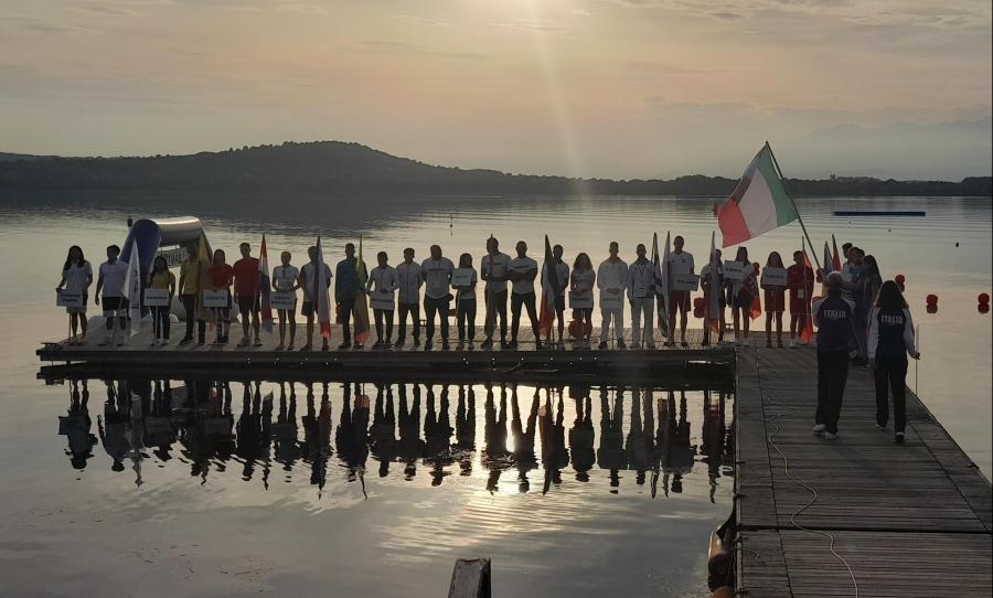 images/images/attivitasubacquee_nuotopinnato/nuoto_pinnato/medium/Foto_cerimonia_inaugurale_Mondiale_di_Nuoto_Pinnato_in_Acque_Libere.jpg