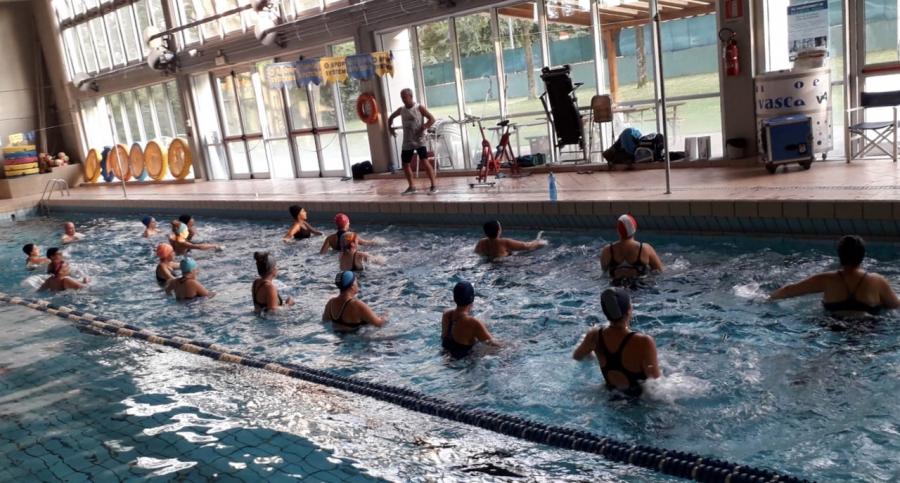 images/images/attivitasubacquee_nuotopinnato/nuoto_pinnato/medium/Foto_corso_istruttori_fitness_in_acqua_Serrenti.jpeg