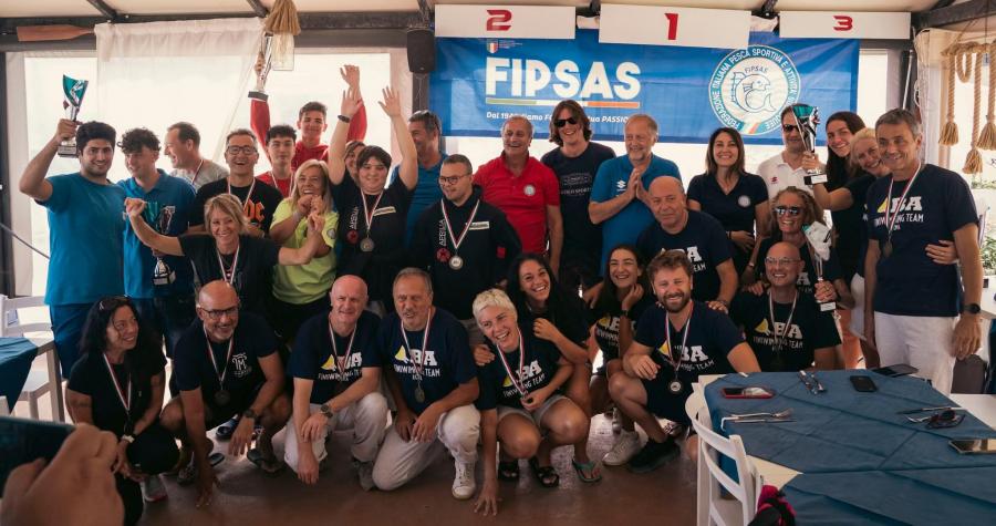 images/images/attivitasubacquee_nuotopinnato/nuoto_pinnato/medium/Foto_di_gruppo_Traversata_2025.jpg